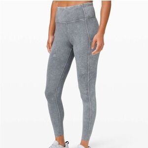 Lululemon Fast and Free High Rise Tight 25" *Ice Dye
Ice Wash Asphalt Grey